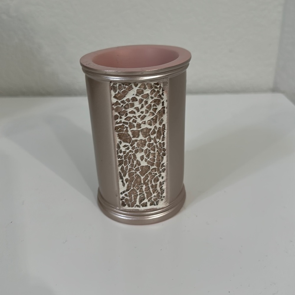 Sinatra blush pink tumbler toothbrush holder New